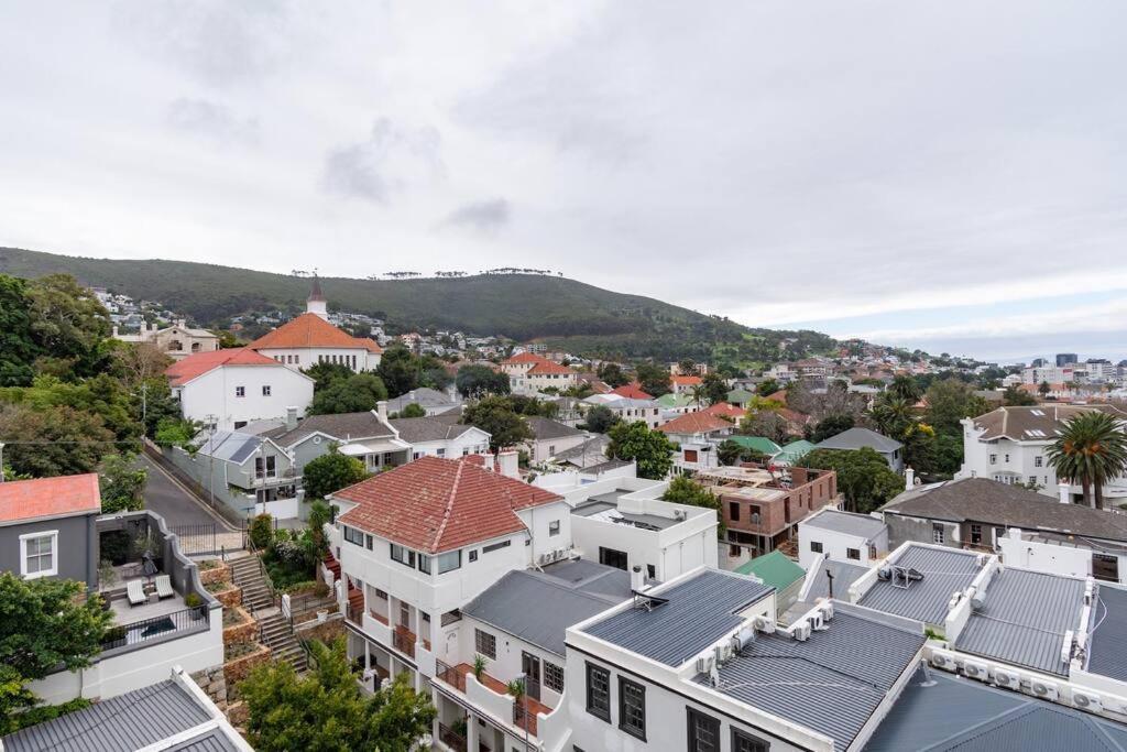 One Bedroom Oasis - Kloof Street Apartment *