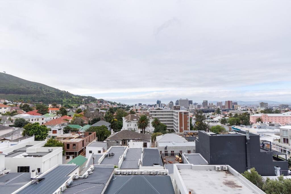 One Bedroom Oasis - Kloof Street * Cape Town