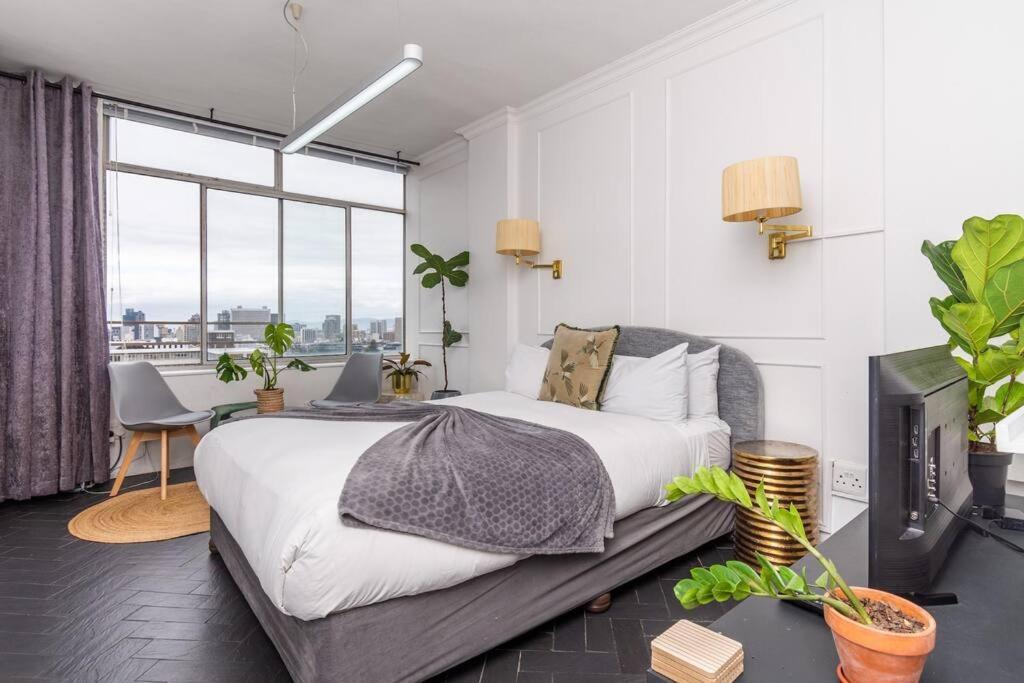 One Bedroom Oasis - Kloof Street Apartment *